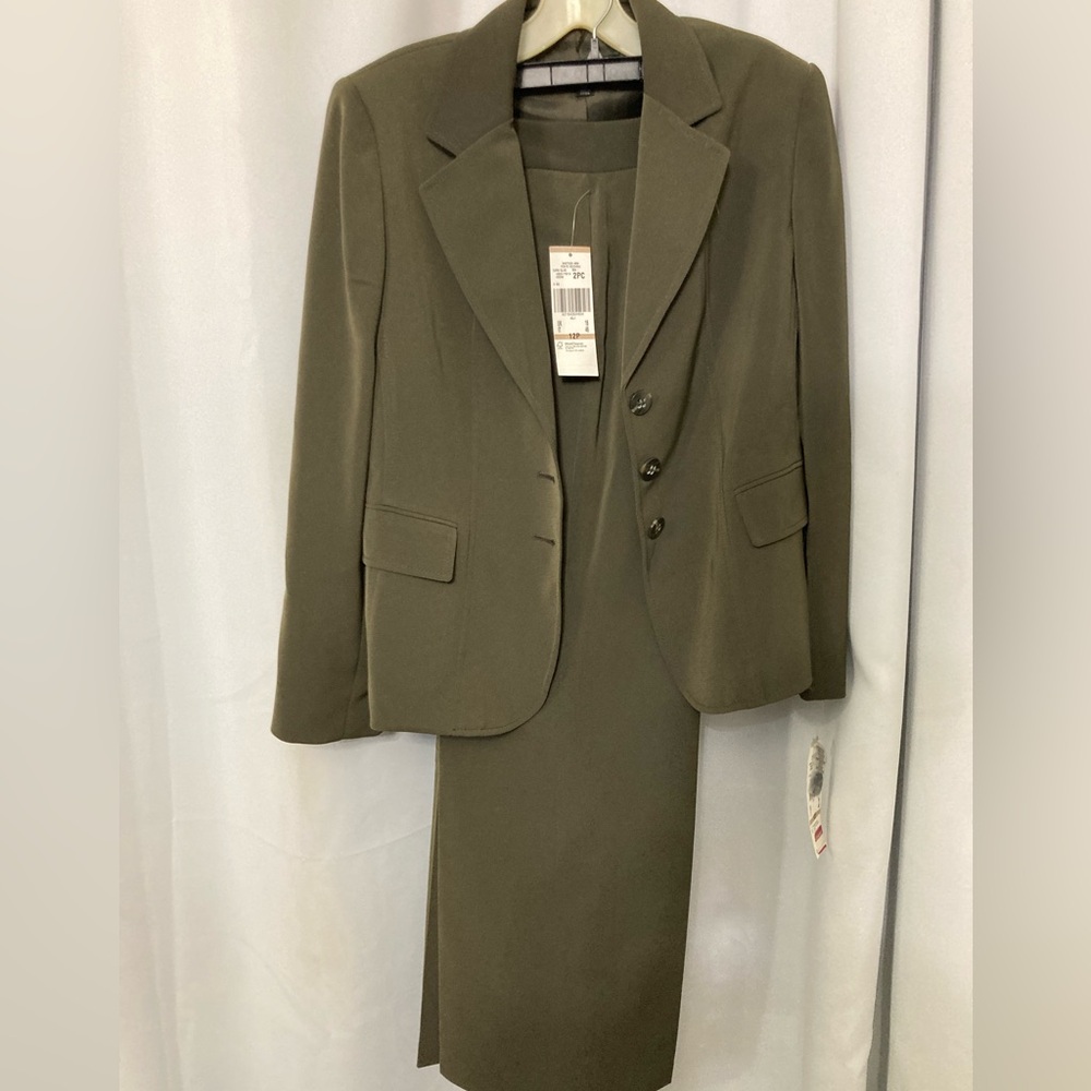 Women's KASPER 2PC Olive Pants Suit 12P NWT